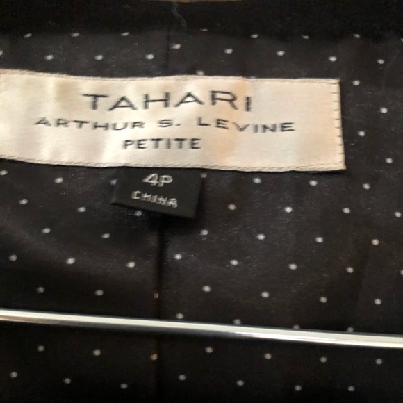 Tahari skirt suit - Picture 2 of 2